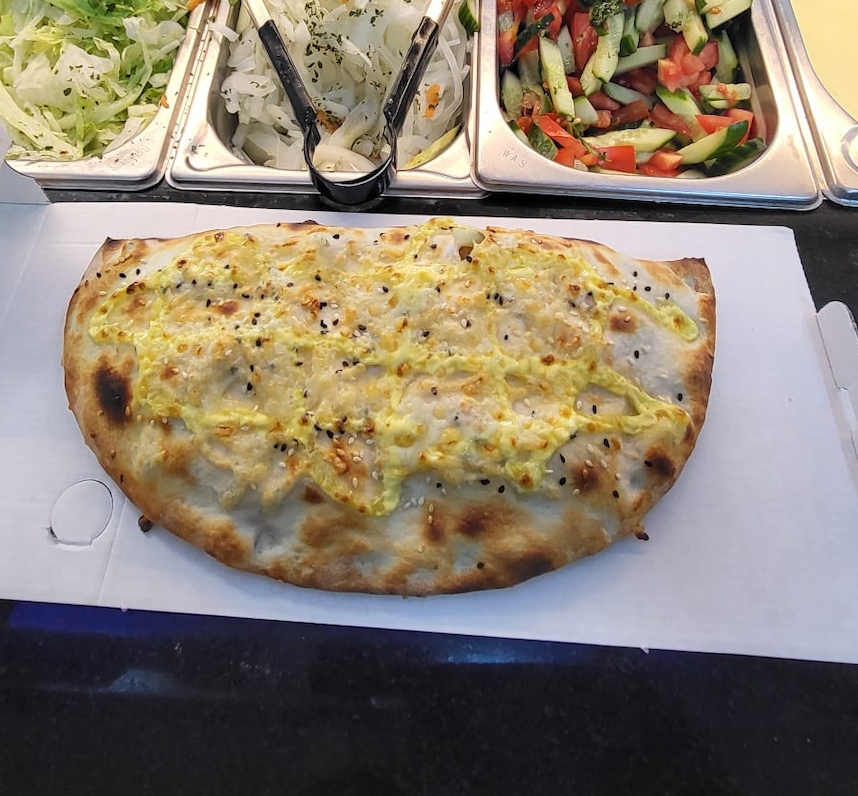 Calzone Spezial frisch gebacken