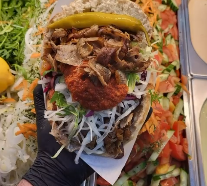 Jumbo-Döner mit extra viel Fleisch